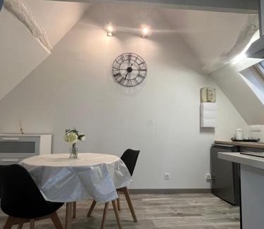 Bourges Apartment | Modern and bright studio