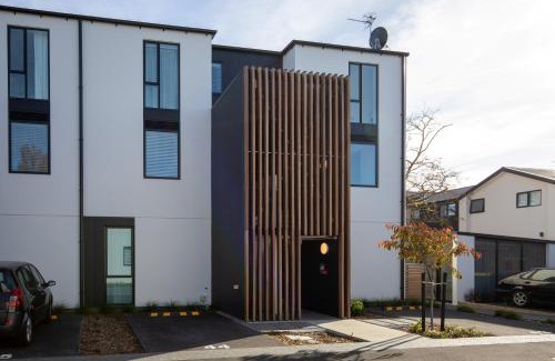 Christchurch City Centre Apartment | Modern and Central - Christchurch Apartment