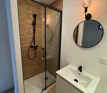 Avon Apartment | Modern and comfortable apartment