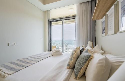 Sheikh Zayed Road Apartment | Modern and Cozy Condo With Unobstructed City Views