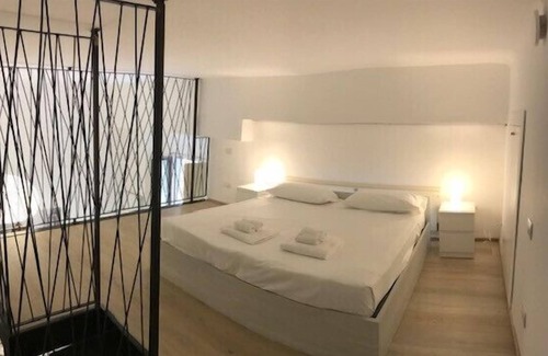 Tricolore Apartment | MODERN AND DESIGN LOFT MILANO CENTER