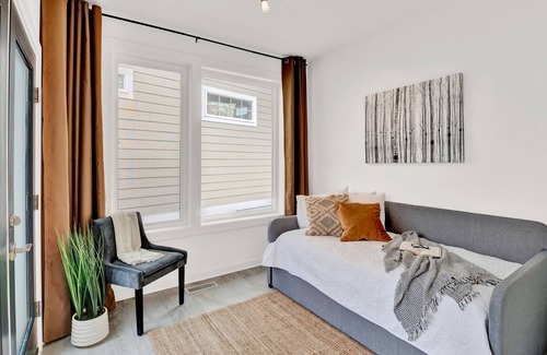 Locust Grove House | Modern and spacious, 7 minutes to downtown