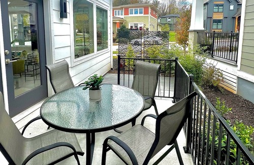 Locust Grove House | Modern and spacious, 7 minutes to downtown