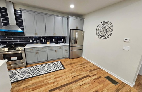 Atlanta House | Modern and Spacious 3-bedroom House with WIFI, Washer/Dryer "City Living"