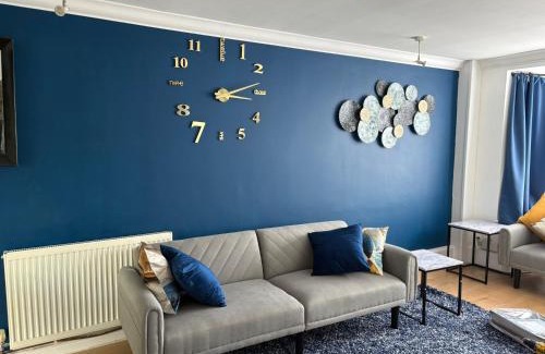 Bracknell House | Modern and Spacious 3 Bed retreat - Bracknell