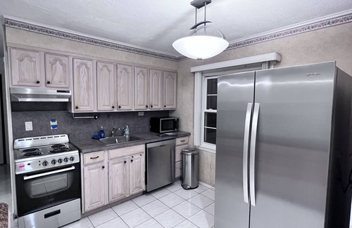 East Meadow House | Modern and spacious house close to NYC/Garden City