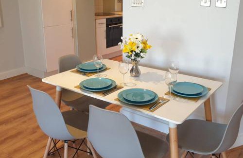 Castle Apartment | Modern and spacious Swansea centre apartment