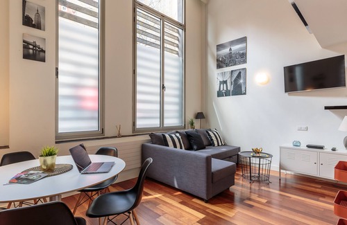 la Vila de Gracia Apartment | Modern and Trendy Duplex next to Paseo de Gracia