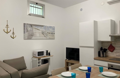 Lido delle Nazioni Apartment | Modern apartment with pool near the sea