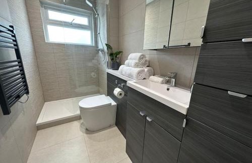 St. Helier Apartment | Modern Apartment Great Location