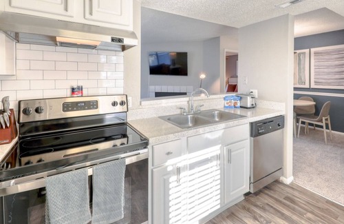 Greater Northdale Apartment | Modern Apartment in Prime Location (ID6123X10)