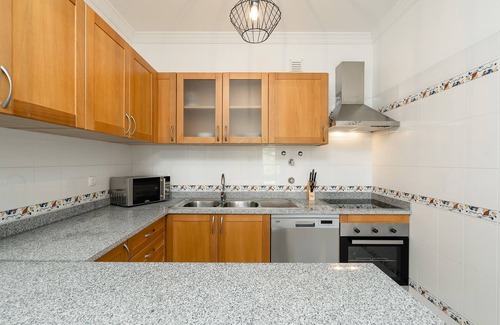 Alporchinhos Apartment | Modern Apartment - 1 bedroom - 4 guests - 5 minutes to beach