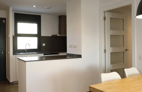Altafulla Apartment | Modern Apartment 150m from Beach with Pool & Parking