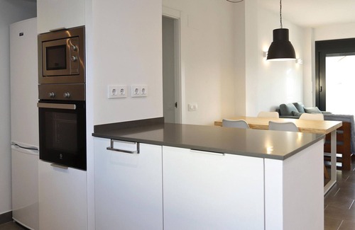Altafulla Apartment | Modern Apartment 150m from Beach with Pool & Parking
