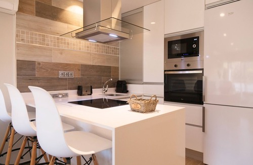 Vilafortuny Apartment | Modern Apartment 50m from the Beach · AirCon · WiFi· UHC PLAYA DORADA