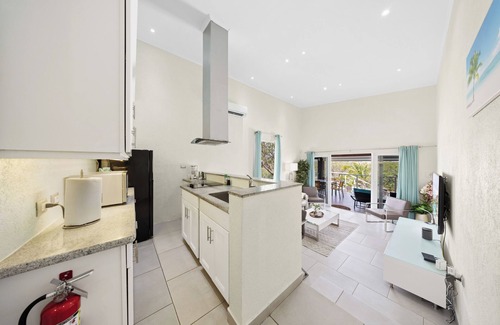 Boegoeroei Apartment | Modern apartment *6 minutes to Eagle Beach*