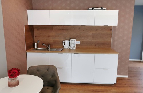 Groemitz Apartment | Modern apartment, private terrace, quiet location in the historic backyard