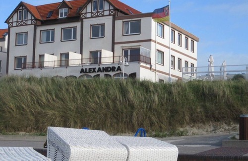 Wangerooge Apartment | Modern apartment for up to 4 p. Right on the beach in Wangerooge