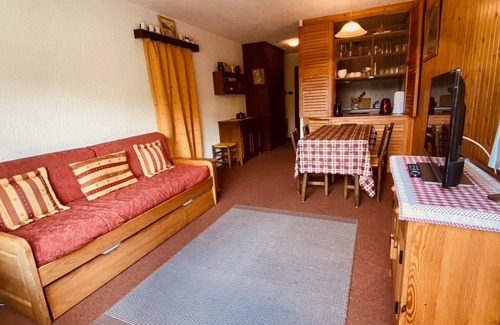 La Clusaz Apartment | Modern Apartment for 5 near Pool, Close to Village & Ski Lifts