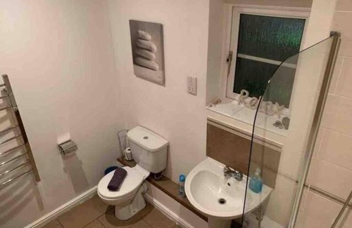 Barry Apartment | Modern Apartment in Barry Waterfront