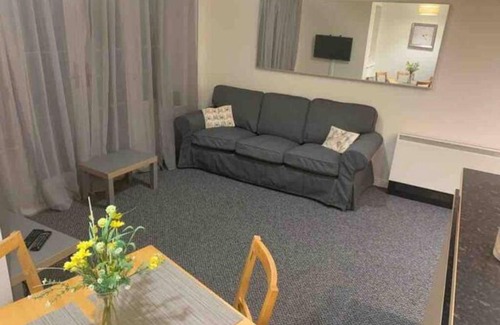 Barry Apartment | Modern Apartment in Barry Waterfront