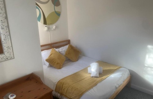 Barry Apartment | Modern Apartment in Barry Waterfront