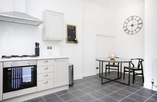 Bonnington Apartment | Modern Apartment in Stockbridge