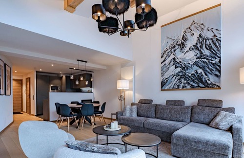 Meribel-Mottaret Apartment | Modern apartment in Méribel with balcony, parking, and WIFI
