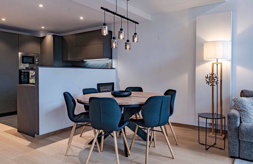 Meribel-Mottaret Apartment | Modern apartment in Méribel with balcony, parking, and WIFI