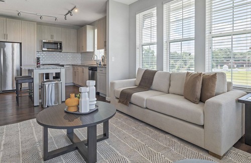 Maitland Apartment | Modern Apartment in Prime Location (ID1187X534)