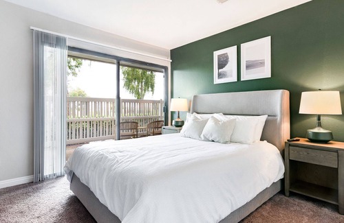 South Redlands Apartment | Modern Apartment in Prime Location (ID9219X12)