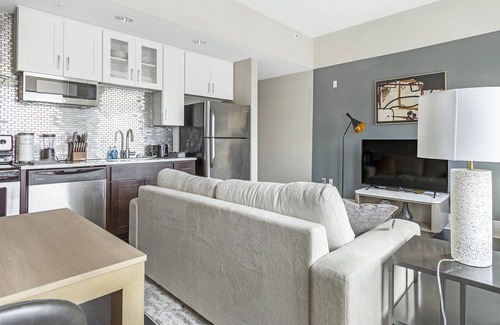City Center Apartment | Modern Apartment in Prime Location (ID1239X428)