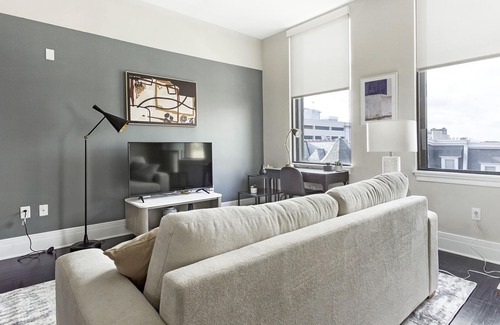 City Center Apartment | Modern Apartment in Prime Location (ID1239X428)