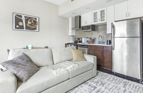 City Center Apartment | Modern Apartment in Prime Location (ID1239X428)