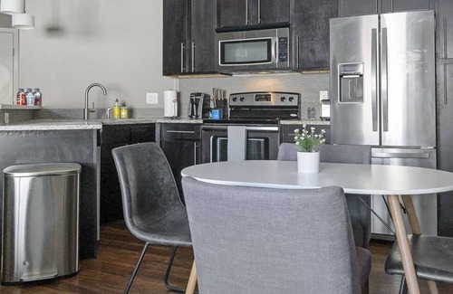 El Paso Apartment | Modern Apartment in Prime Location (ID3565X37)