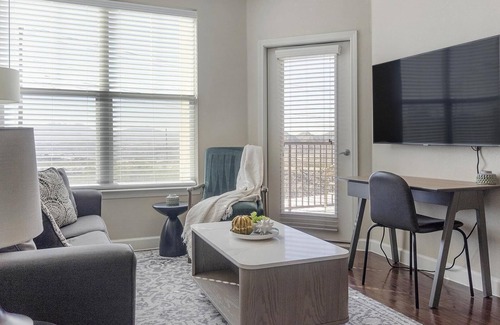 El Paso Apartment | Modern Apartment in Prime Location (ID4381X30)