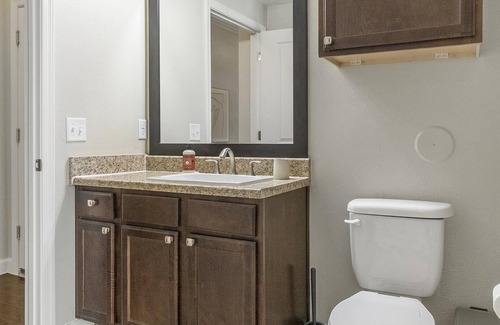 El Paso Apartment | Modern Apartment in Prime Location (ID4381X30)