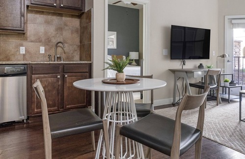El Paso Apartment | Modern Apartment in Prime Location (ID1887X60)
