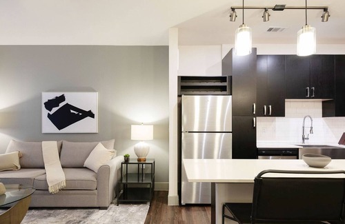 South Lamar Apartment | Modern Apartment in Prime Location (ID4422X32)
