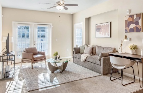 Wilmington Apartment | Modern Apartment in Prime Location (ID1253X730)