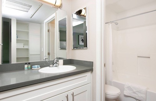 Chino Apartment | Modern Apartment in Prime Location (ID8237X51)