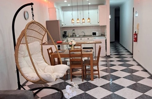 Biscoitos Apartment | Modern Apartment in the Biscoitos Village of Terceira