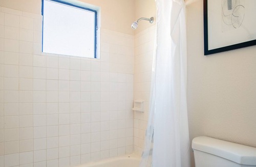 Albuquerque Apartment | Modern Apartment in Prime Location (ID7063X24)