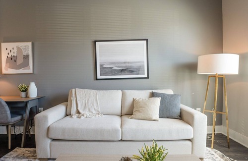 West Ashley Apartment | Modern Apartment in Prime Location (ID8392X83)