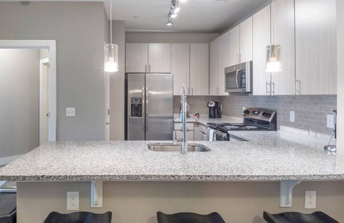 West Ashley Apartment | Modern Apartment in Prime Location (ID7558X47)