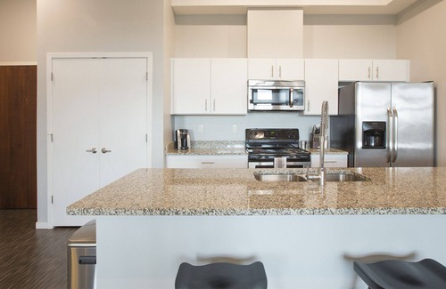 Southfield Apartment | Modern Apartment in Prime Location (ID7989X59)