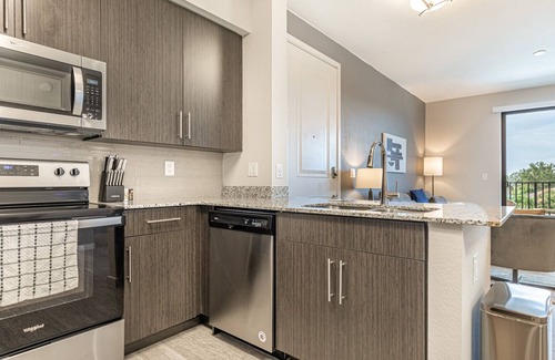 Three Oaks Apartment | Modern Apartment in Prime Location (ID8510X58)