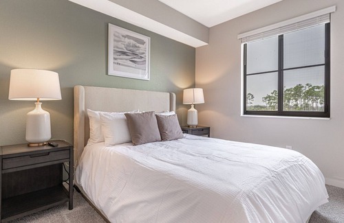 Three Oaks Apartment | Modern Apartment in Prime Location (ID6805X00)