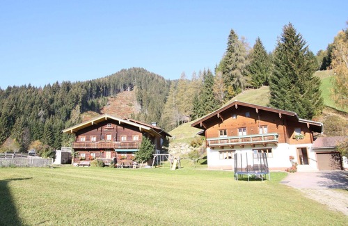 Wagrain Apartment | Modern Apartment in Wagrain near Ski Area