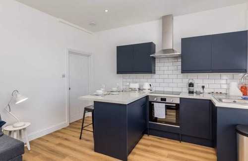 Haywards Heath Apartment | Modern apartment, near shops & with a free parking space